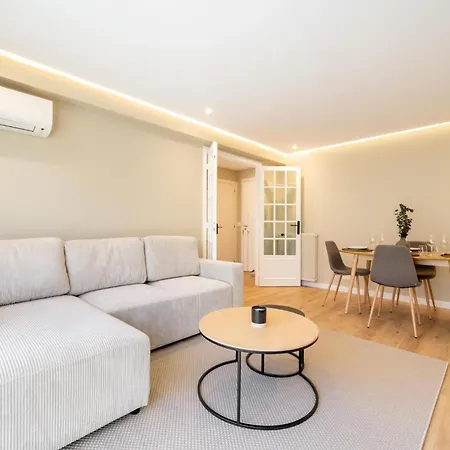 Modern Appartment, Central, 10 Min Walk To